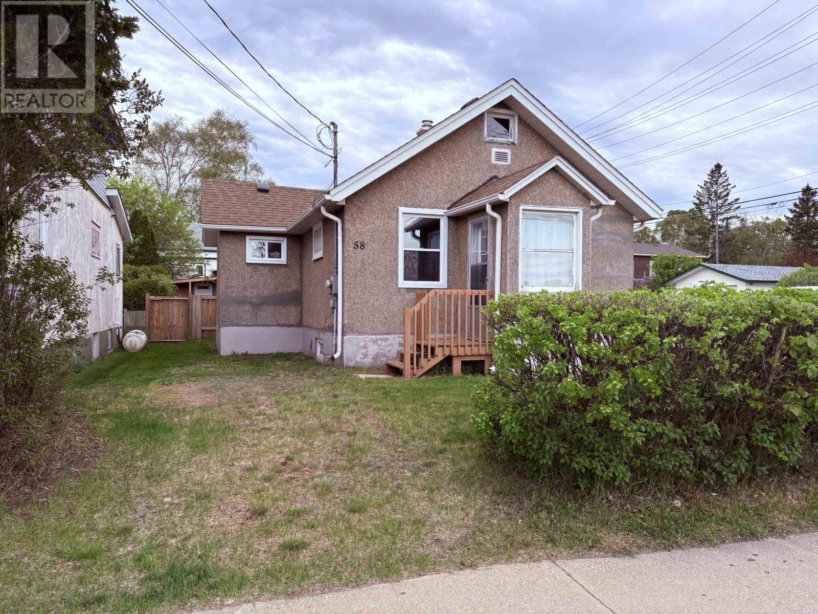 58 BALSAM ST, THUNDER BAY, Ontario