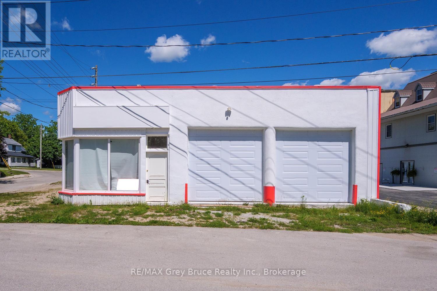 17 1st Ave N, Chesley 1st Avenue N, Arran-Elderslie, Ontario  N0G 1L0 - Photo 3 - X13424908
