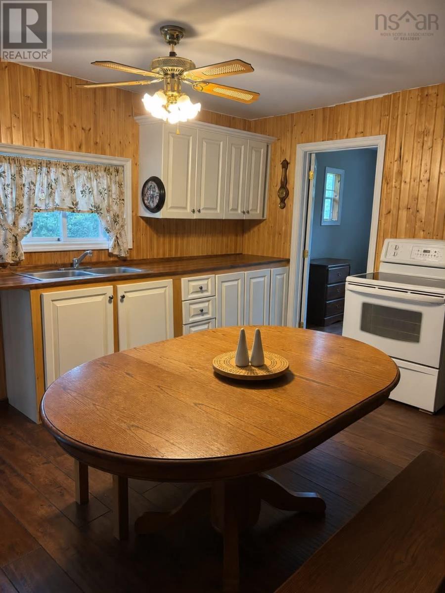 214 New Brittain Road, Five Islands, Nova Scotia  B0M 1J0 - Photo 3 - 202614531