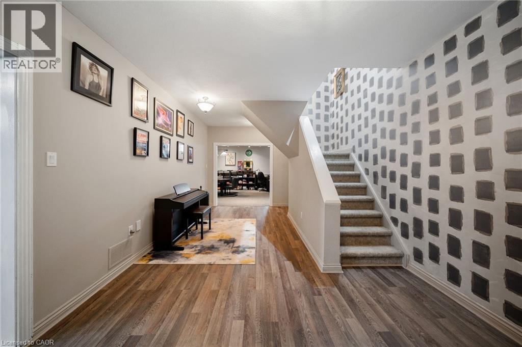 39 Elodia Court E, Hamilton, Ontario  L9C 7R2 - Photo 34 - 40838458