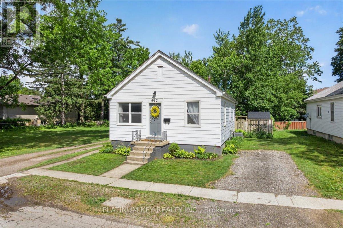 662 KING STREET, Strathroy-Caradoc, Ontario