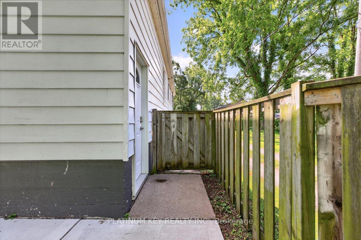 662 King Street, Strathroy-Caradoc, Ontario  N0L 1W0 - Photo 19 - X13455032