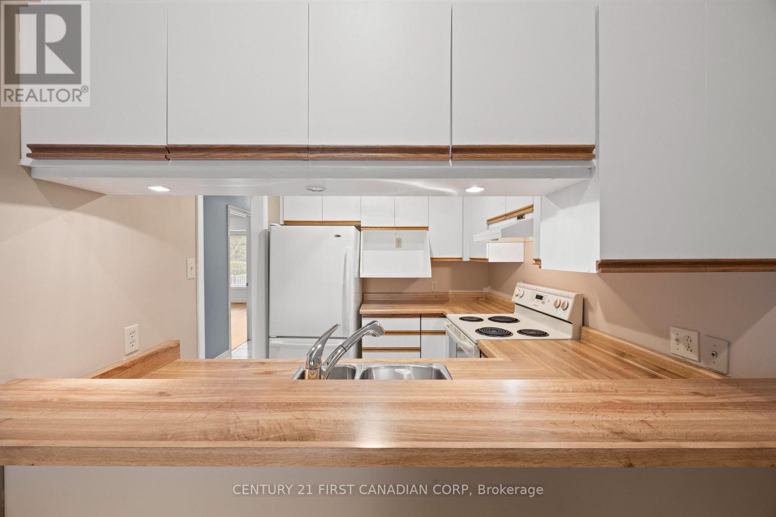 12 - 90 Ontario Street S, Lambton Shores, Ontario  N0M 1T0 - Photo 15 - X13455110