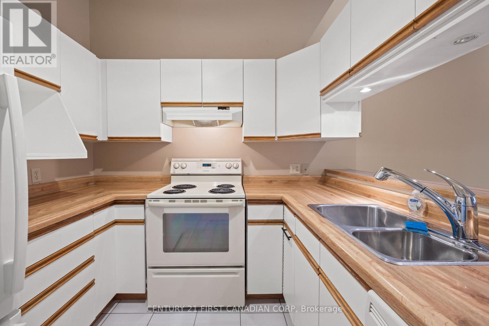 12 - 90 Ontario Street S, Lambton Shores, Ontario  N0M 1T0 - Photo 17 - X13455110