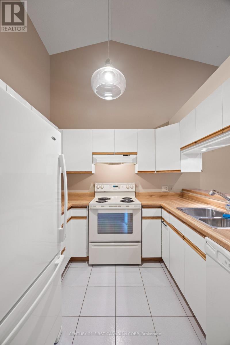 12 - 90 Ontario Street S, Lambton Shores, Ontario  N0M 1T0 - Photo 18 - X13455110