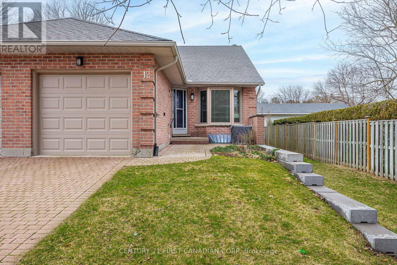 12 - 90 Ontario Street S, Lambton Shores, Ontario  N0M 1T0 - Photo 2 - X13455110