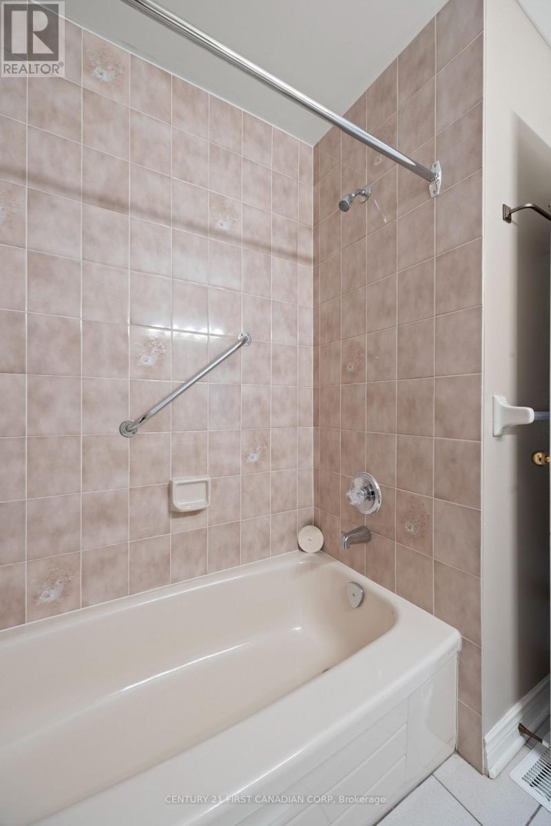 12 - 90 Ontario Street S, Lambton Shores, Ontario  N0M 1T0 - Photo 24 - X13455110