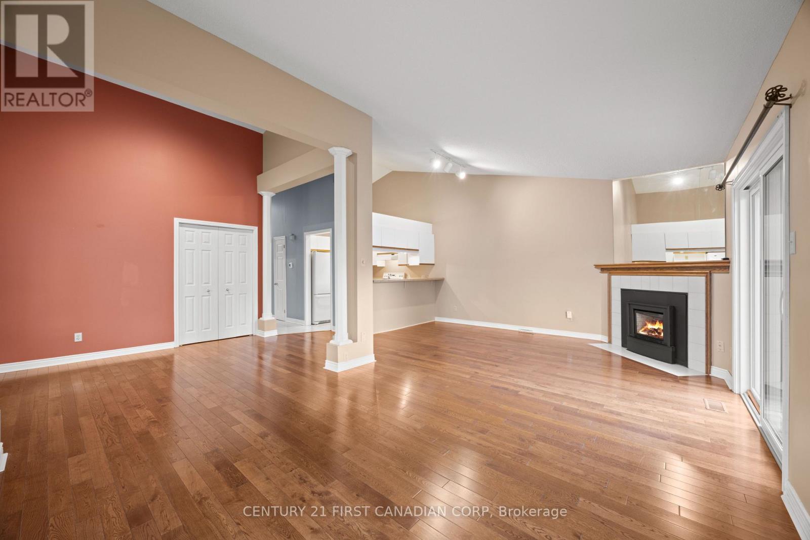 12 - 90 Ontario Street S, Lambton Shores, Ontario  N0M 1T0 - Photo 9 - X13455110
