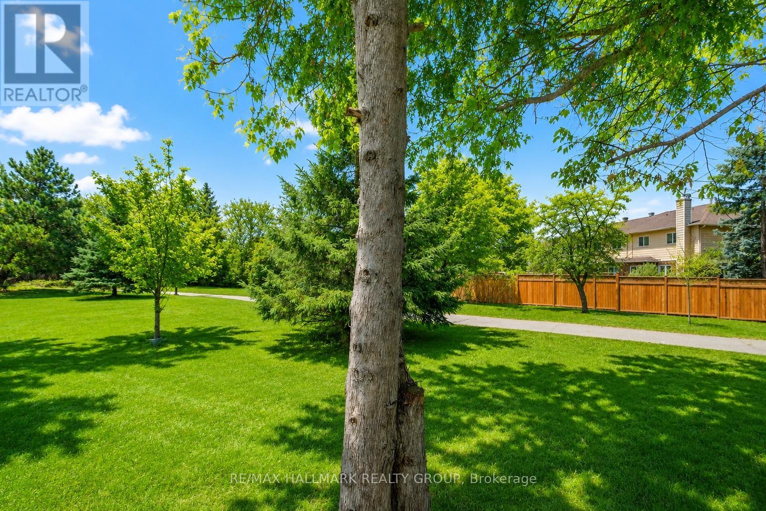 110 Hunter's Glen Crescent, Ottawa, Ontario  K1T 3R1 - Photo 2 - X13455154