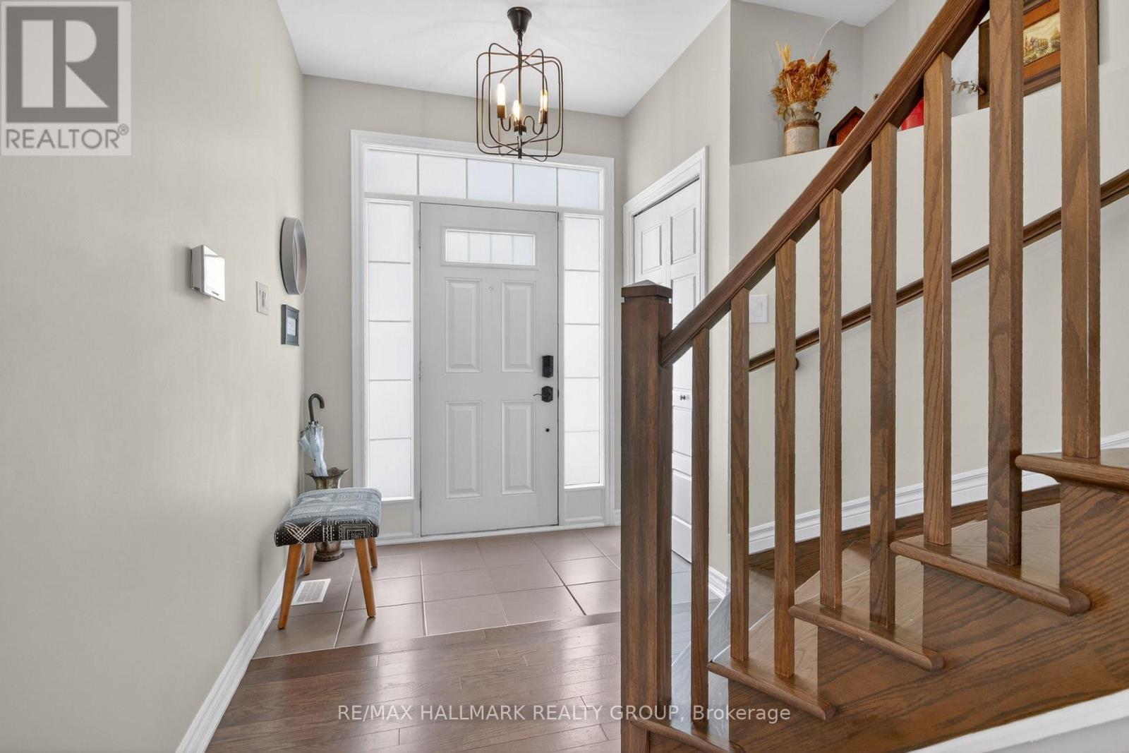 33 Summitview Drive, Ottawa, Ontario  K2M 2V9 - Photo 2 - X13455308