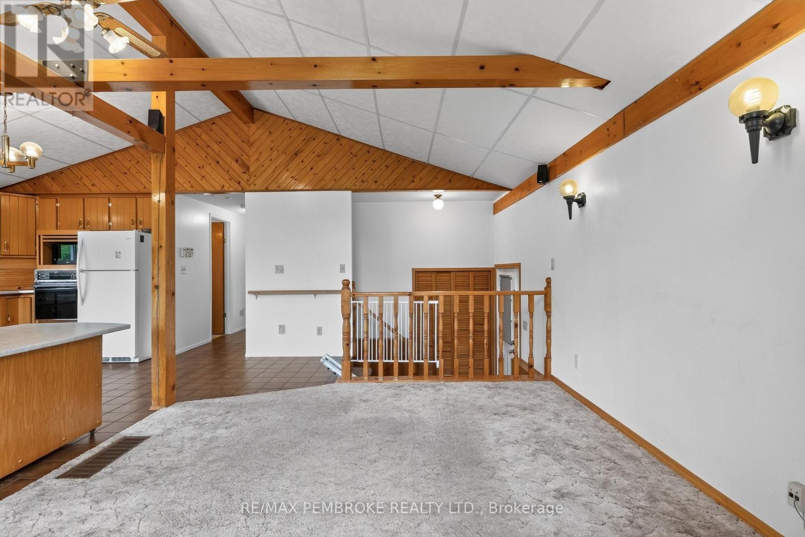 66 Sandy Beach Road, Laurentian Valley, Ontario  K8A 6W8 - Photo 11 - X13455214