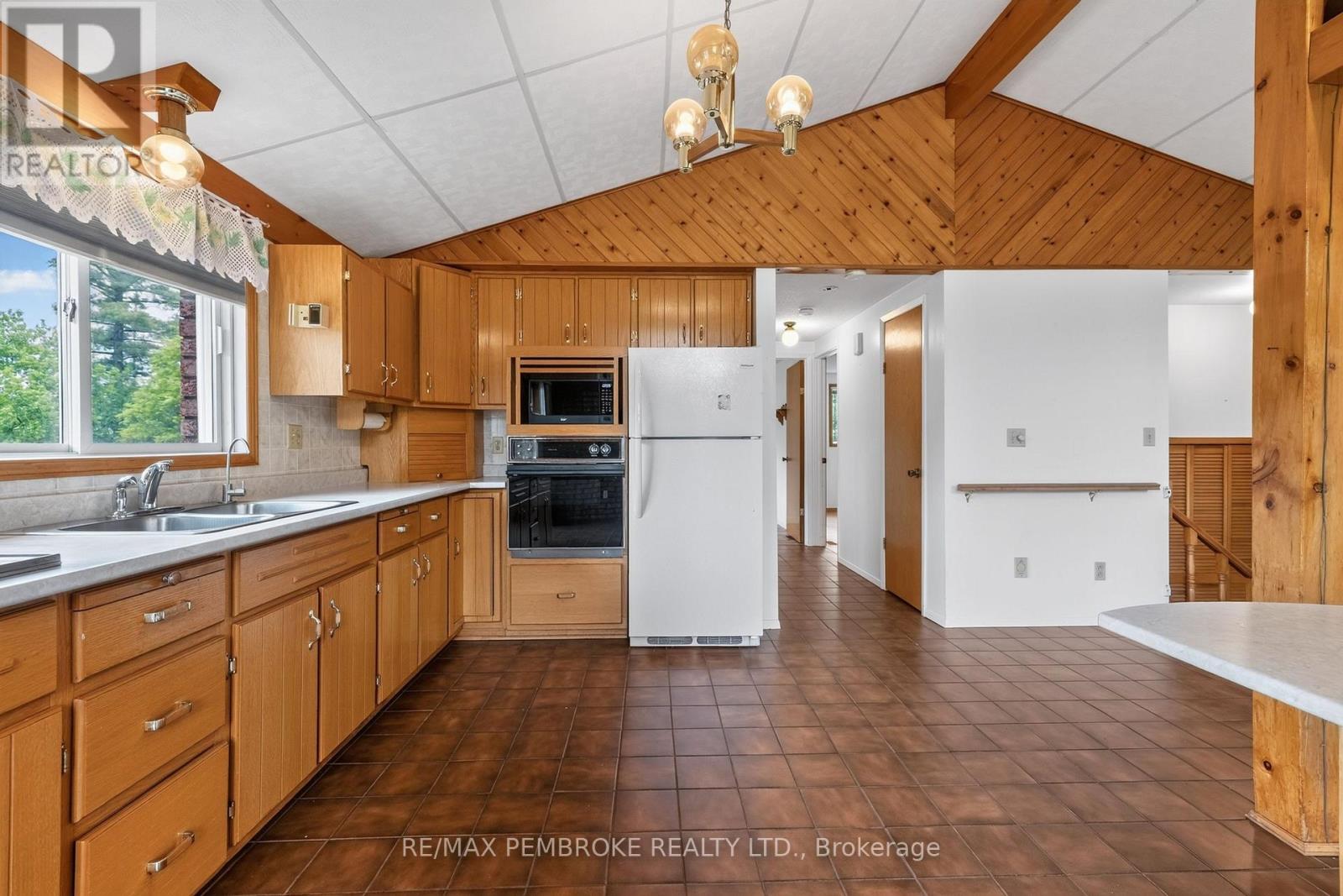 66 Sandy Beach Road, Laurentian Valley, Ontario  K8A 6W8 - Photo 17 - X13455214