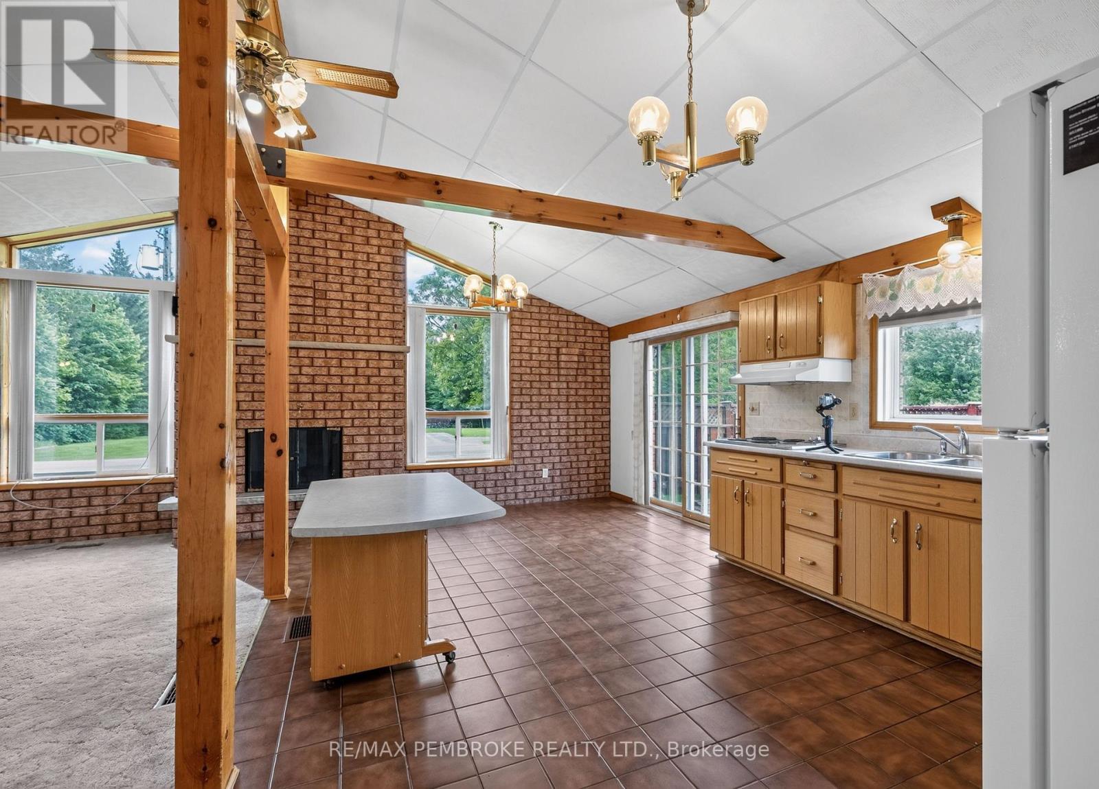 66 Sandy Beach Road, Laurentian Valley, Ontario  K8A 6W8 - Photo 19 - X13455214