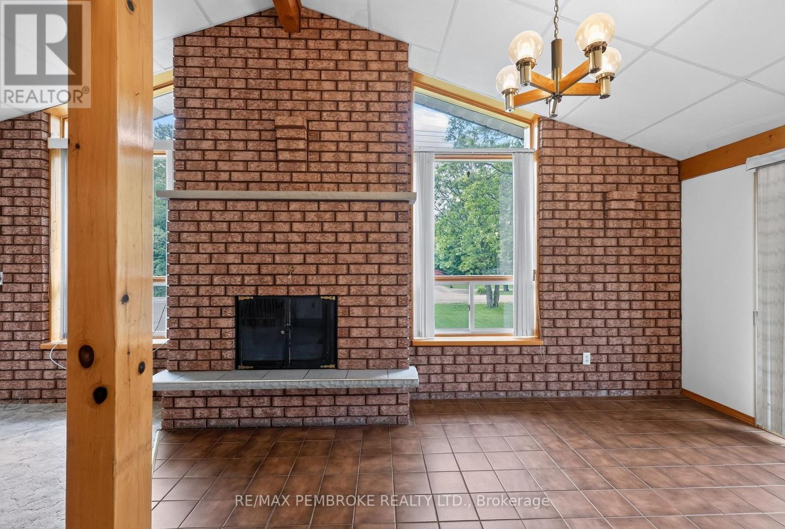 66 Sandy Beach Road, Laurentian Valley, Ontario  K8A 6W8 - Photo 22 - X13455214