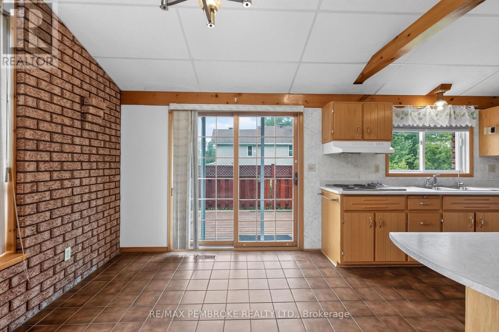 66 Sandy Beach Road, Laurentian Valley, Ontario  K8A 6W8 - Photo 23 - X13455214