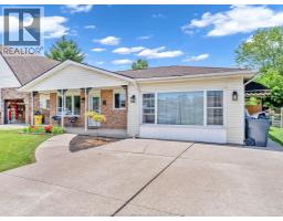2 EARL COURT, Essex, Ontario