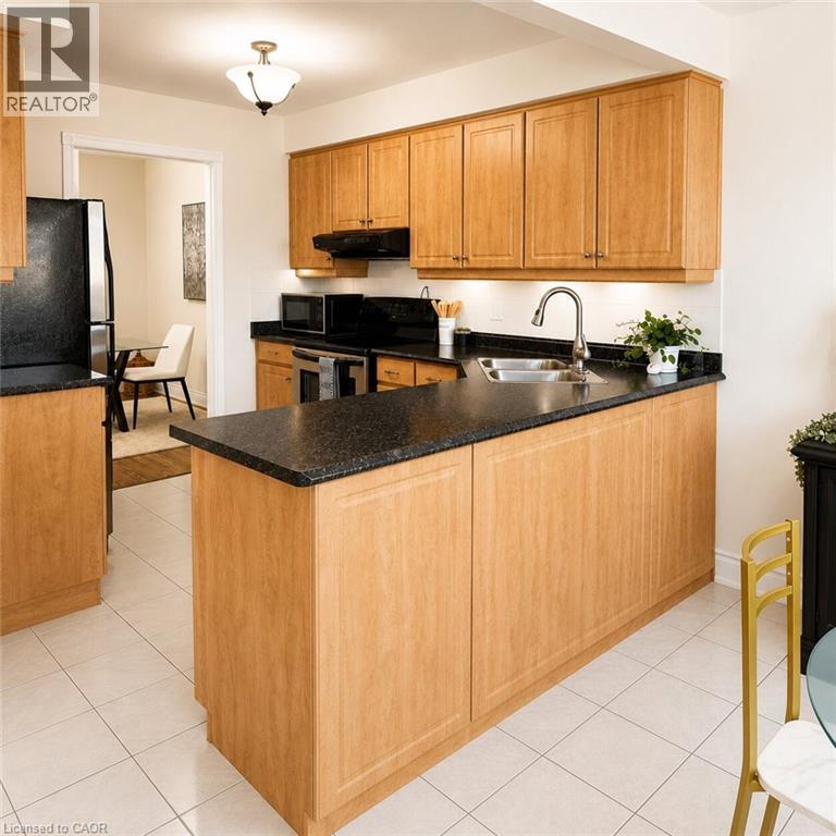3050 Pinemeadow Drive Unit# 30, Burlington, Ontario  L7M 3X5 - Photo 8 - 40831279