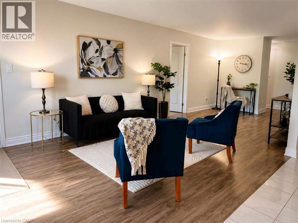 3050 Pinemeadow Drive Unit# 30, Burlington, Ontario  L7M 3X5 - Photo 4 - 40831279