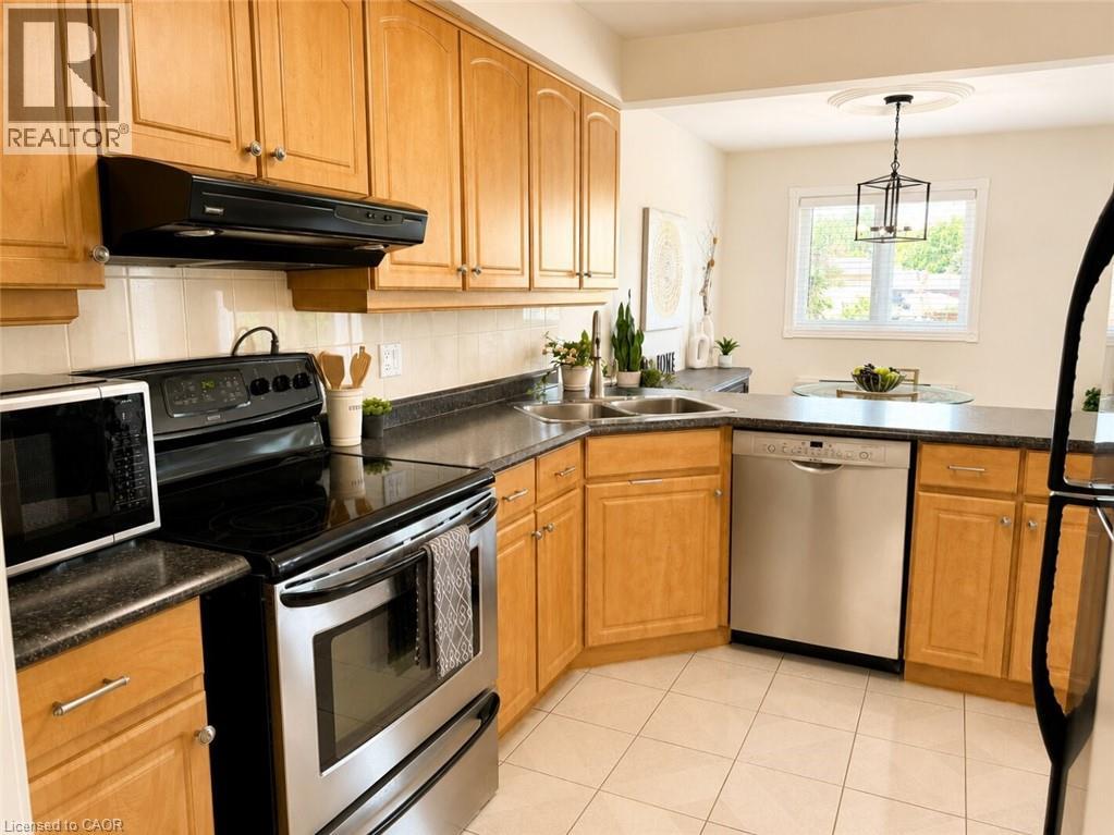 3050 Pinemeadow Drive Unit# 30, Burlington, Ontario  L7M 3X5 - Photo 9 - 40831279