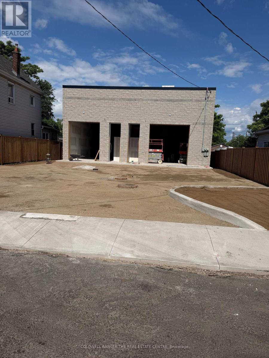 A & B - 389/391 Avondale Street, Hamilton, Ontario  L8L 7C8 - Photo 2 - X13116814