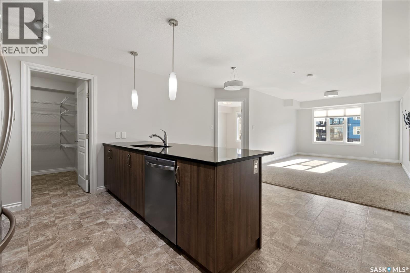 304 5303 Universal Crescent, Regina, Saskatchewan  S4W 0L1 - Photo 6 - SK039547