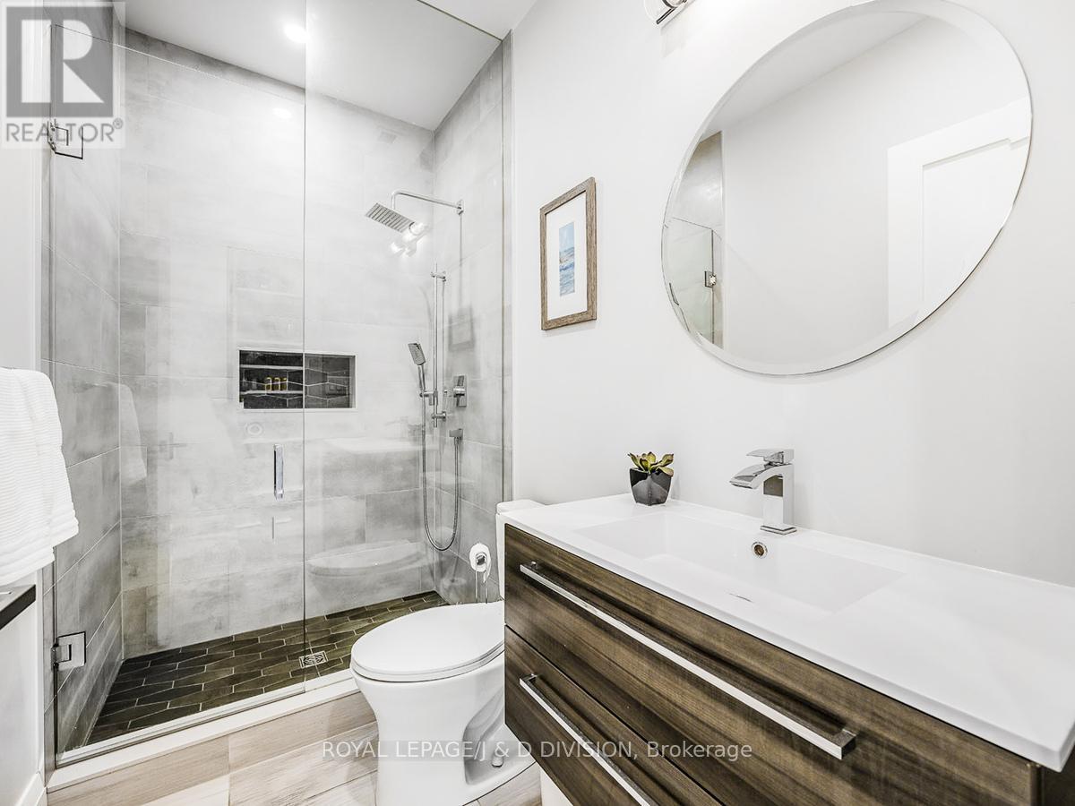 30 Broadleaf Road, Toronto, Ontario  M3B 1C2 - Photo 18 - C13455046
