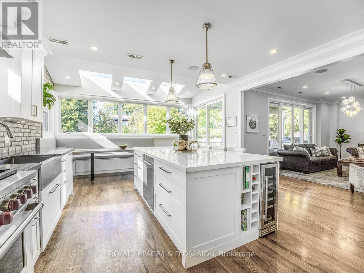 30 Broadleaf Road, Toronto, Ontario  M3B 1C2 - Photo 6 - C13455046