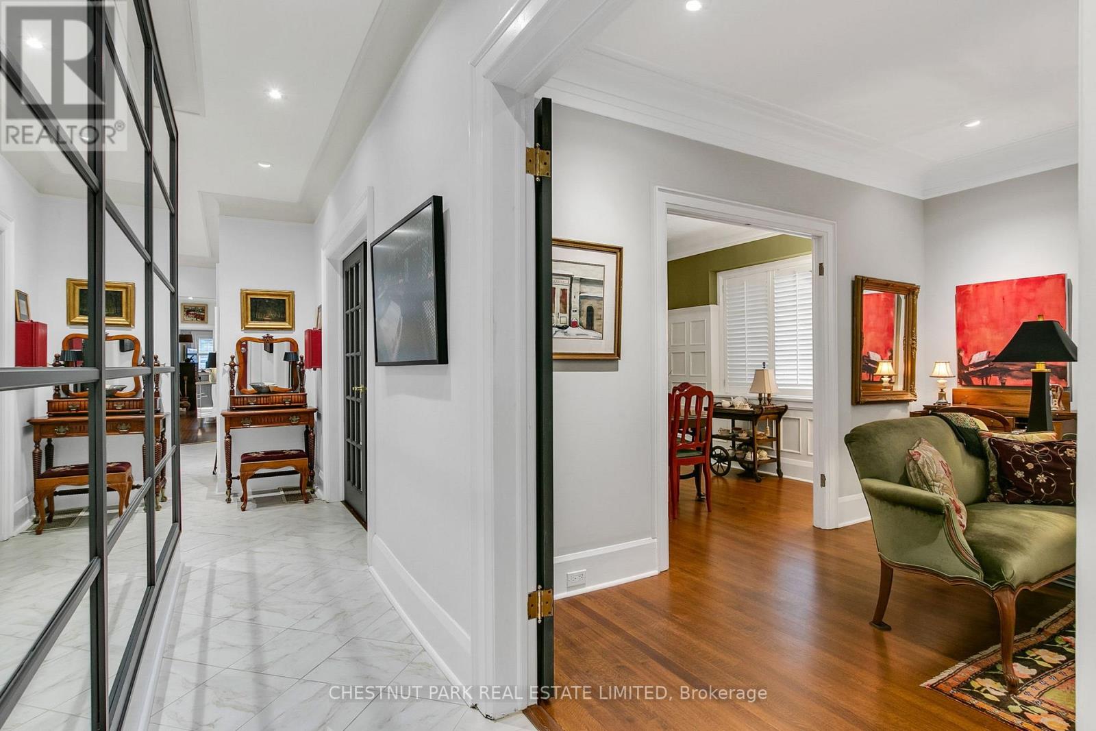 7b Clarendon Avenue, Toronto, Ontario  M4V 1H8 - Photo 2 - C13455094