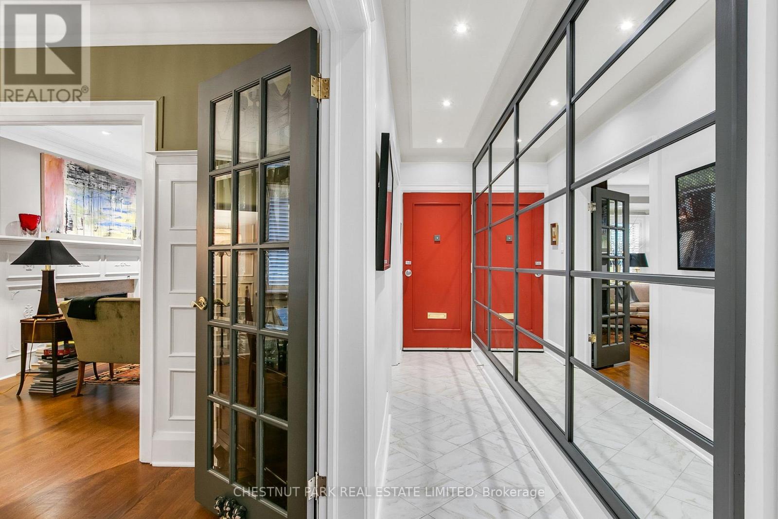 7b Clarendon Avenue, Toronto, Ontario  M4V 1H8 - Photo 3 - C13455094