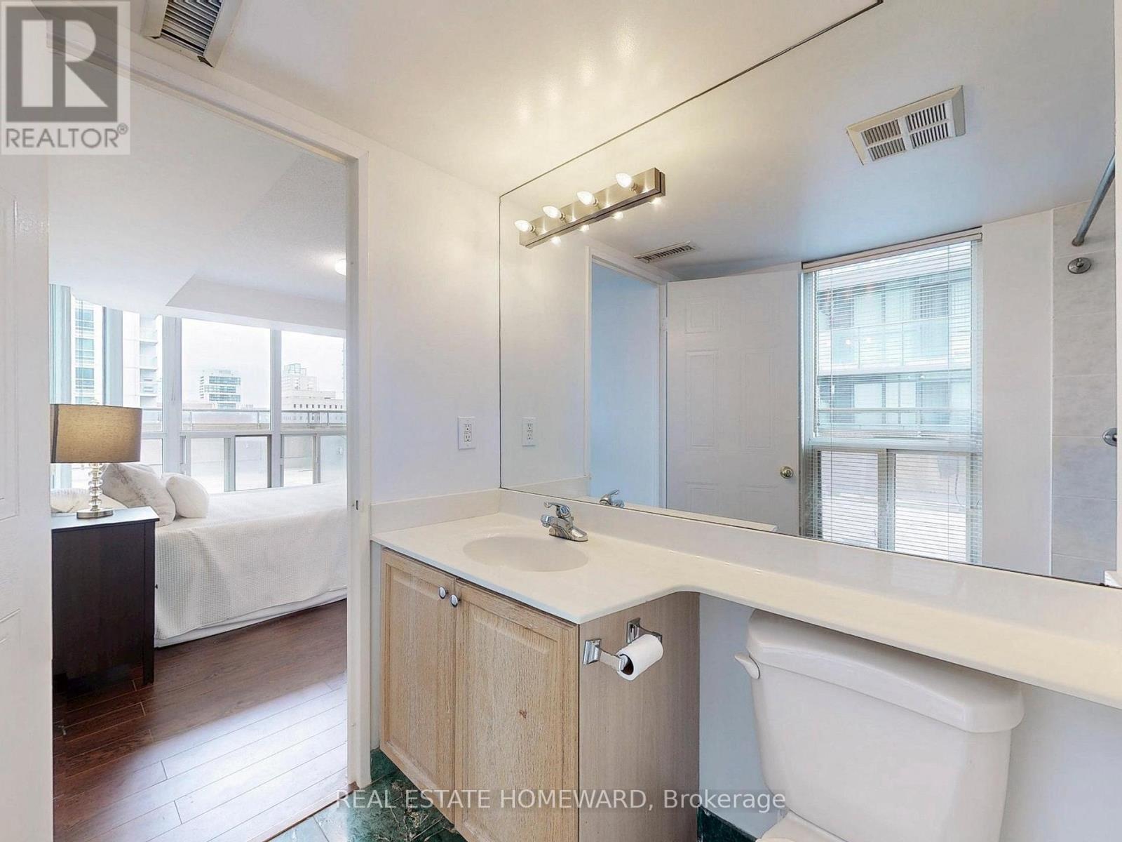 2307 - 750 Bay Street, Toronto, Ontario M5G 1N6 - Photo 21 - C13455148