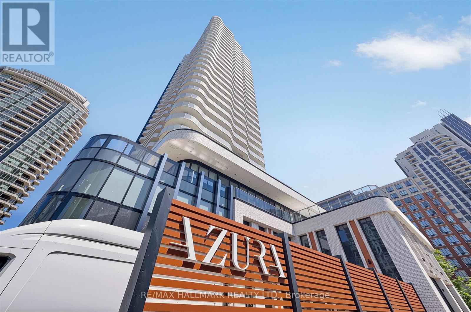 702 - 15 HOLMES AVENUE, Toronto, Ontario
