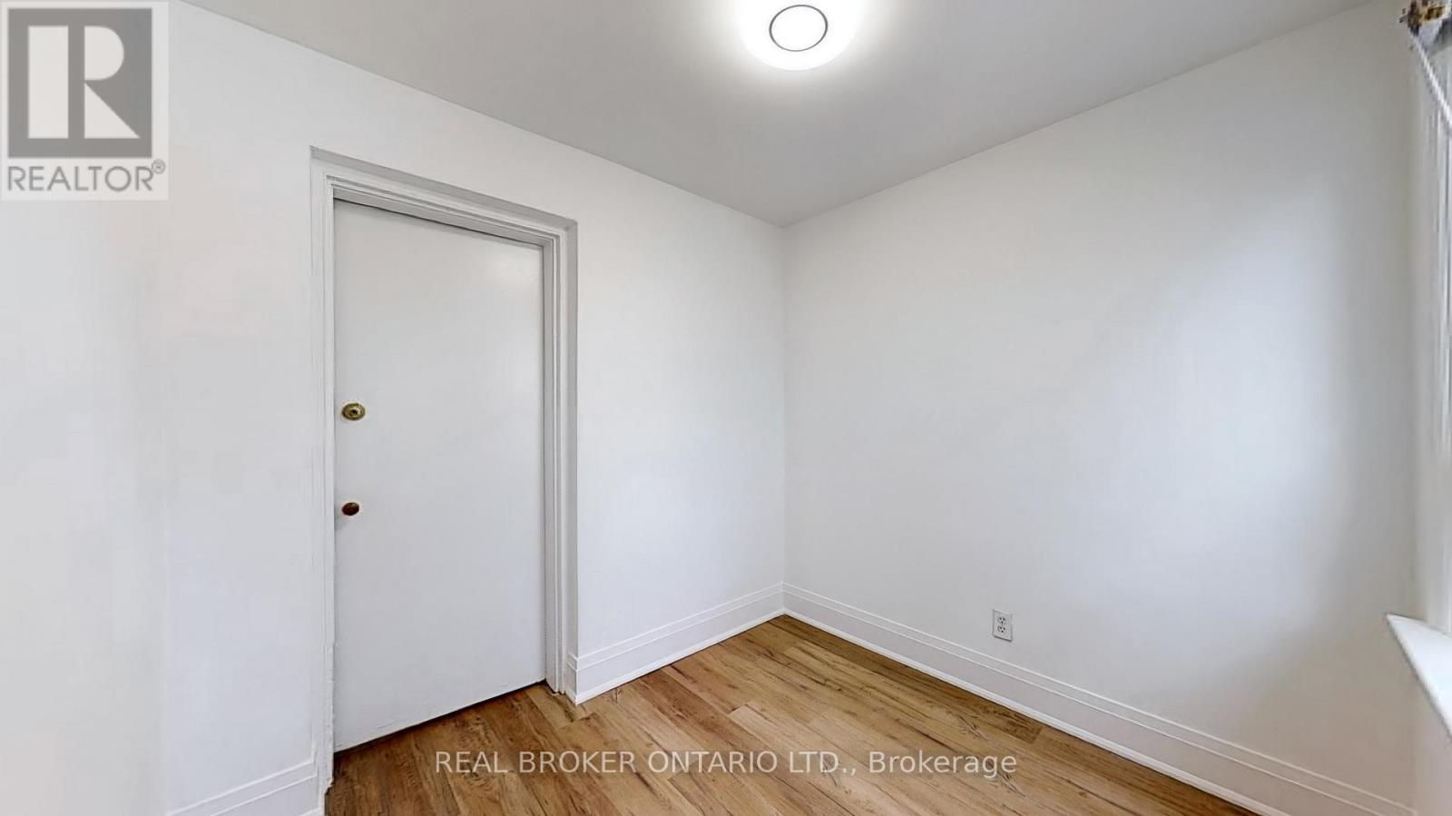 Upper - 451 Donlands Avenue, Toronto, Ontario M4J 3S4 - Photo 17 - E13455170