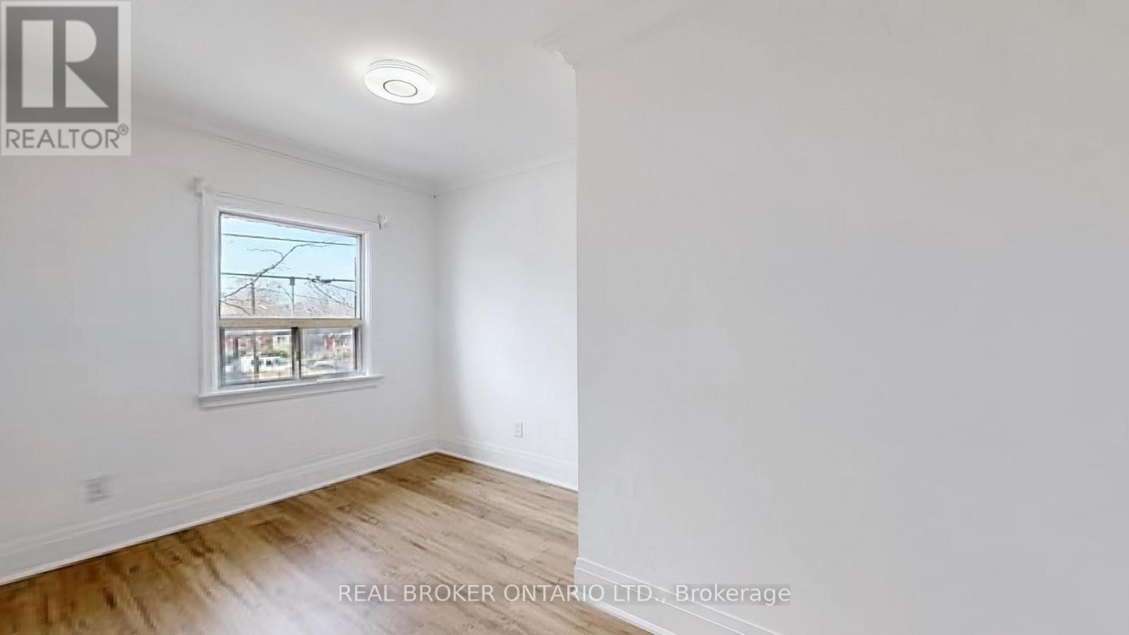 Upper - 451 Donlands Avenue, Toronto, Ontario M4J 3S4 - Photo 19 - E13455170
