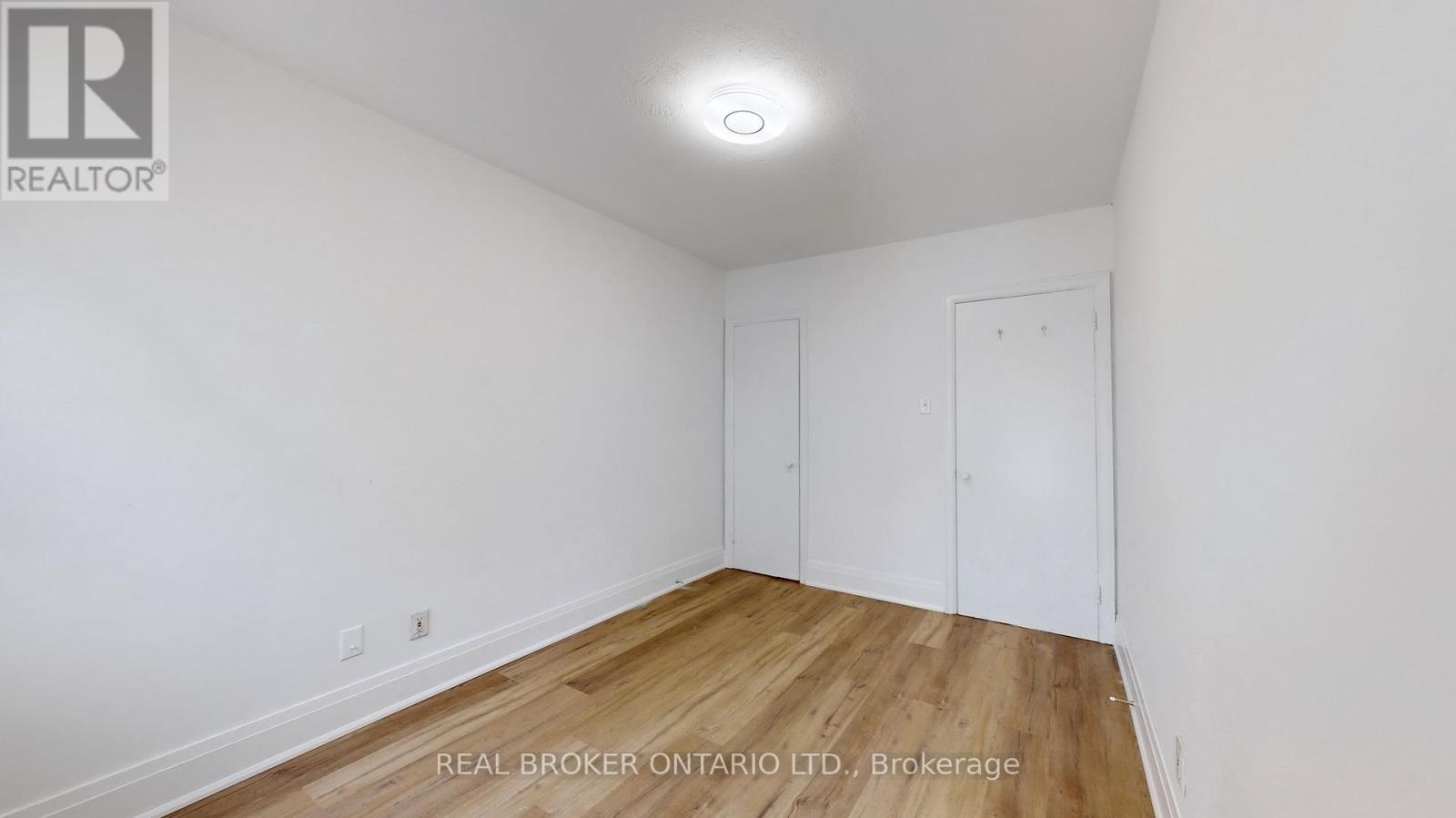Upper - 451 Donlands Avenue, Toronto, Ontario M4J 3S4 - Photo 23 - E13455170