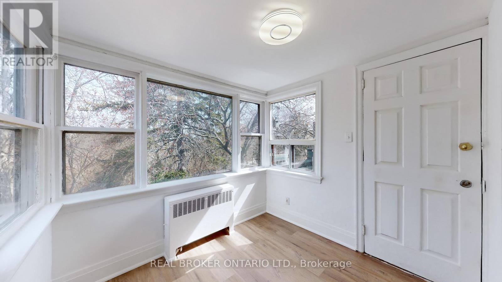 Upper - 451 Donlands Avenue, Toronto, Ontario M4J 3S4 - Photo 24 - E13455170