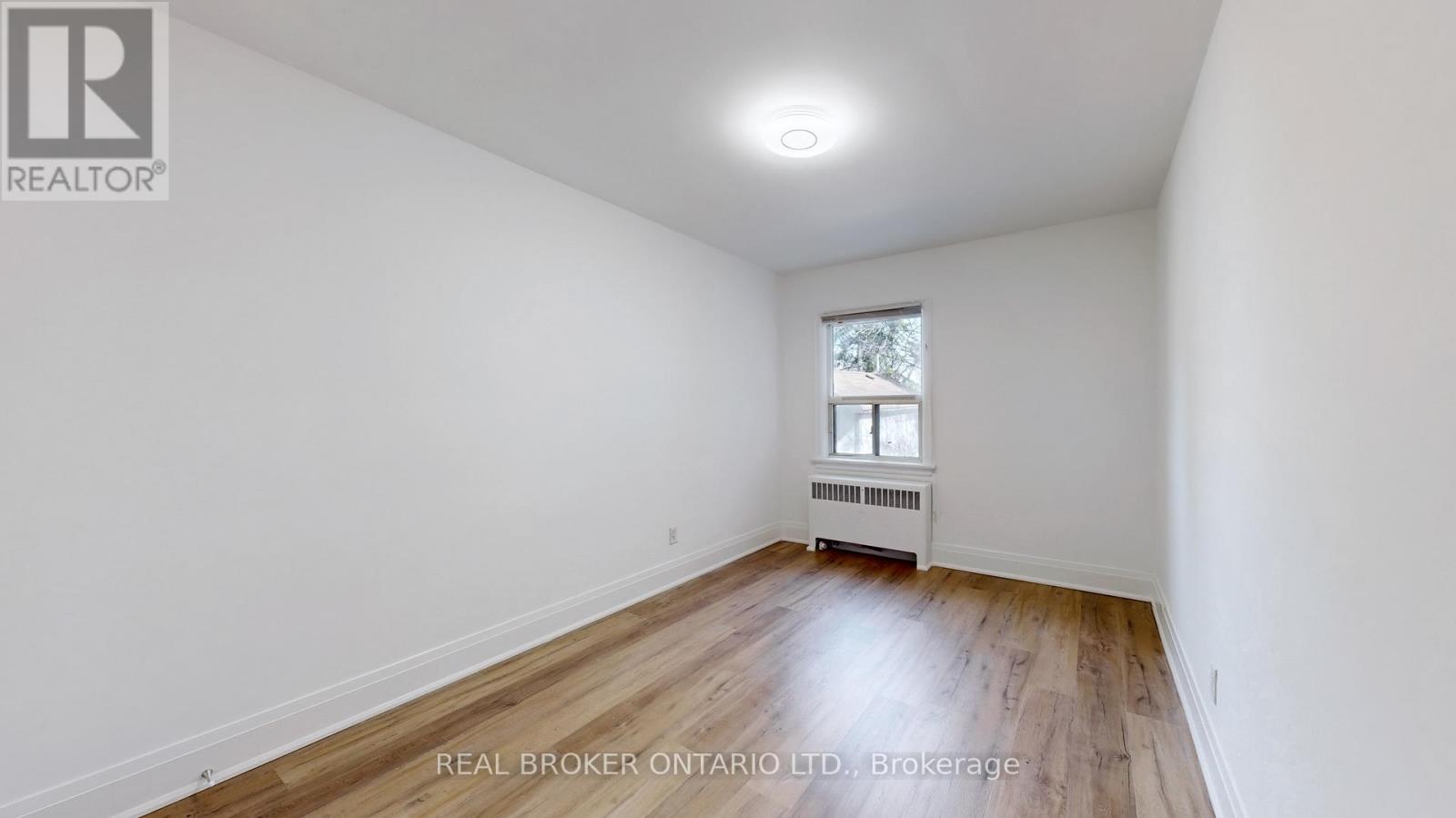 Upper - 451 Donlands Avenue, Toronto, Ontario M4J 3S4 - Photo 25 - E13455170