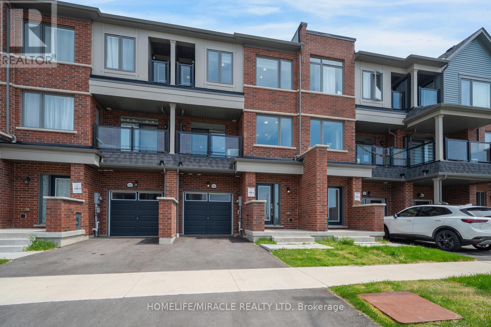 2004 CAMERON LOTT CRESCENT, Oshawa, Ontario