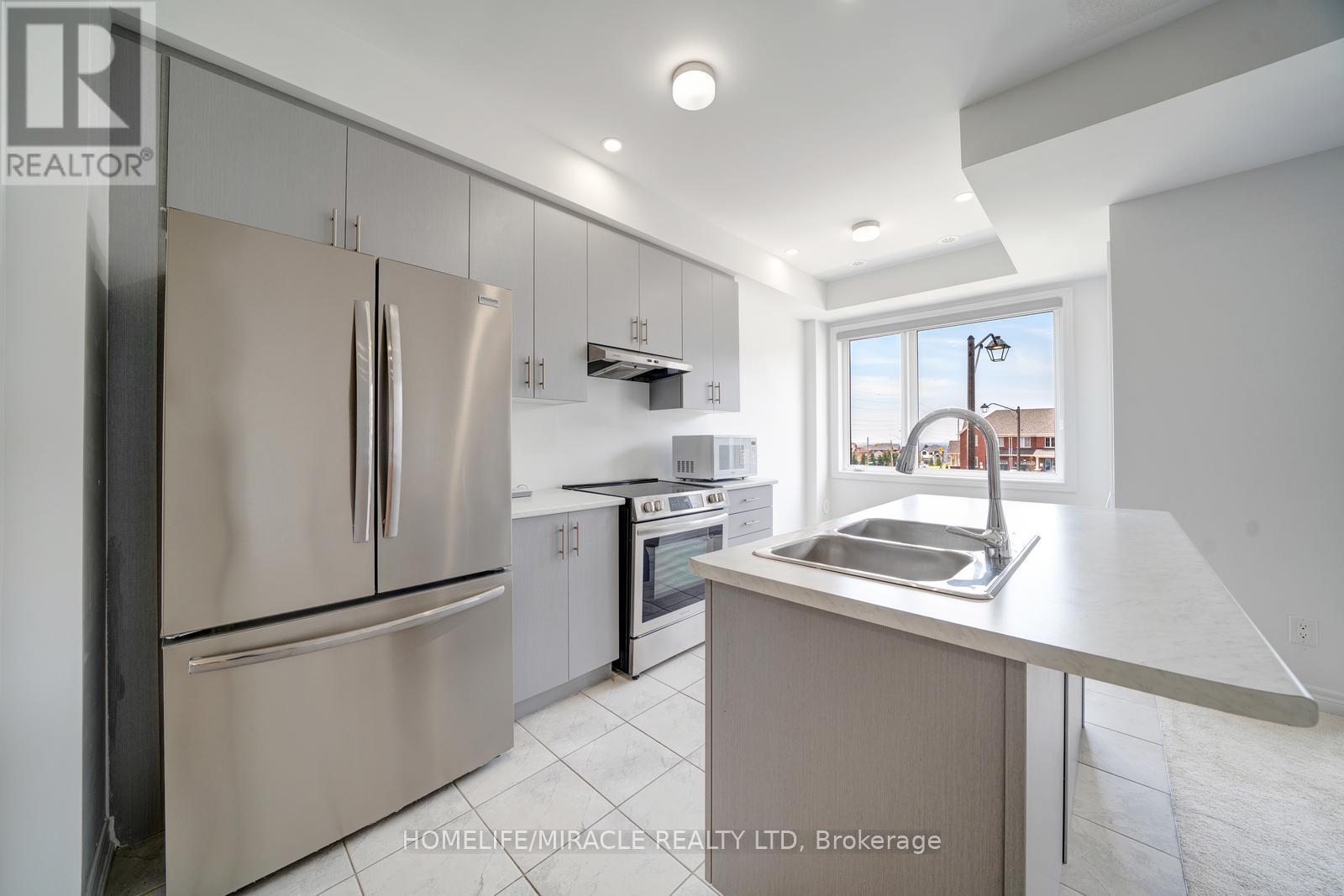 2004 Cameron Lott Crescent, Oshawa, Ontario  L1L 0S1 - Photo 15 - E13455280