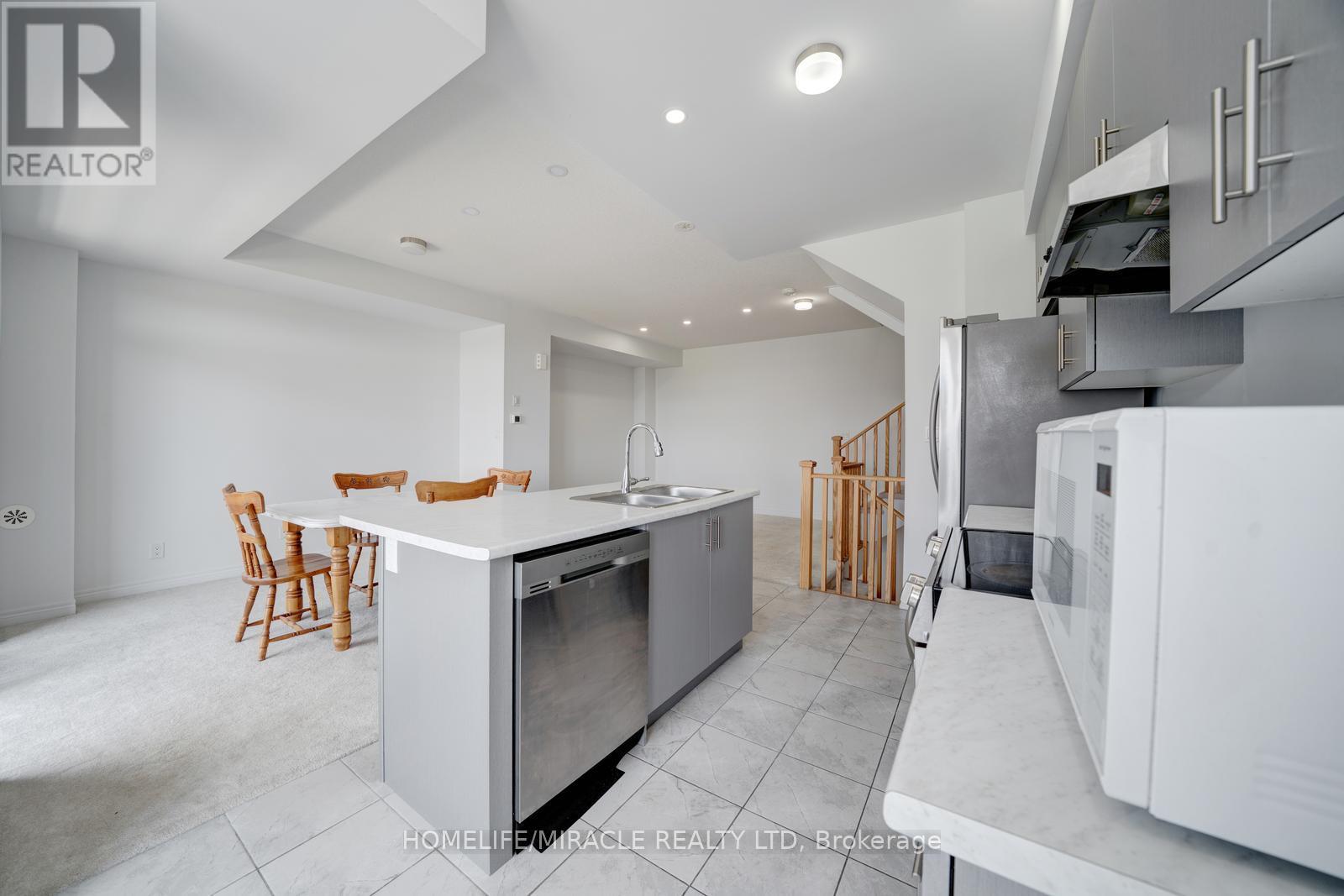 2004 Cameron Lott Crescent, Oshawa, Ontario  L1L 0S1 - Photo 17 - E13455280