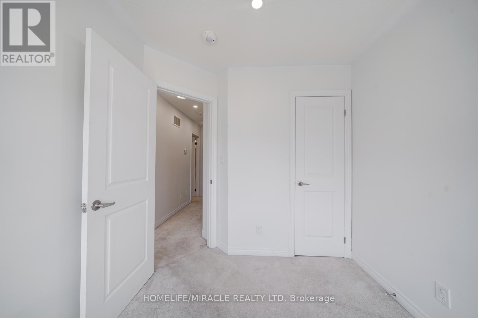 2004 Cameron Lott Crescent, Oshawa, Ontario  L1L 0S1 - Photo 32 - E13455280