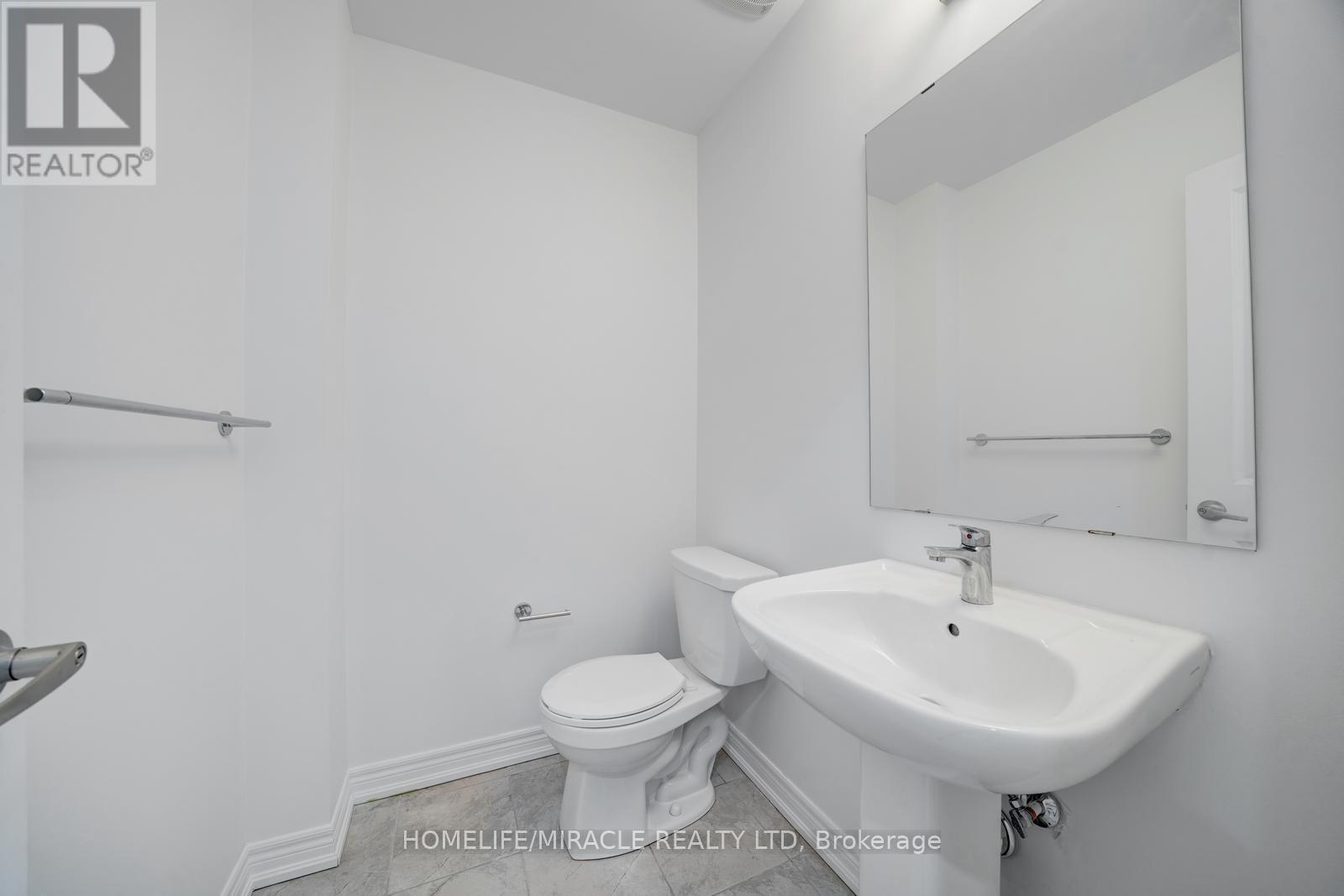 2004 Cameron Lott Crescent, Oshawa, Ontario  L1L 0S1 - Photo 5 - E13455280