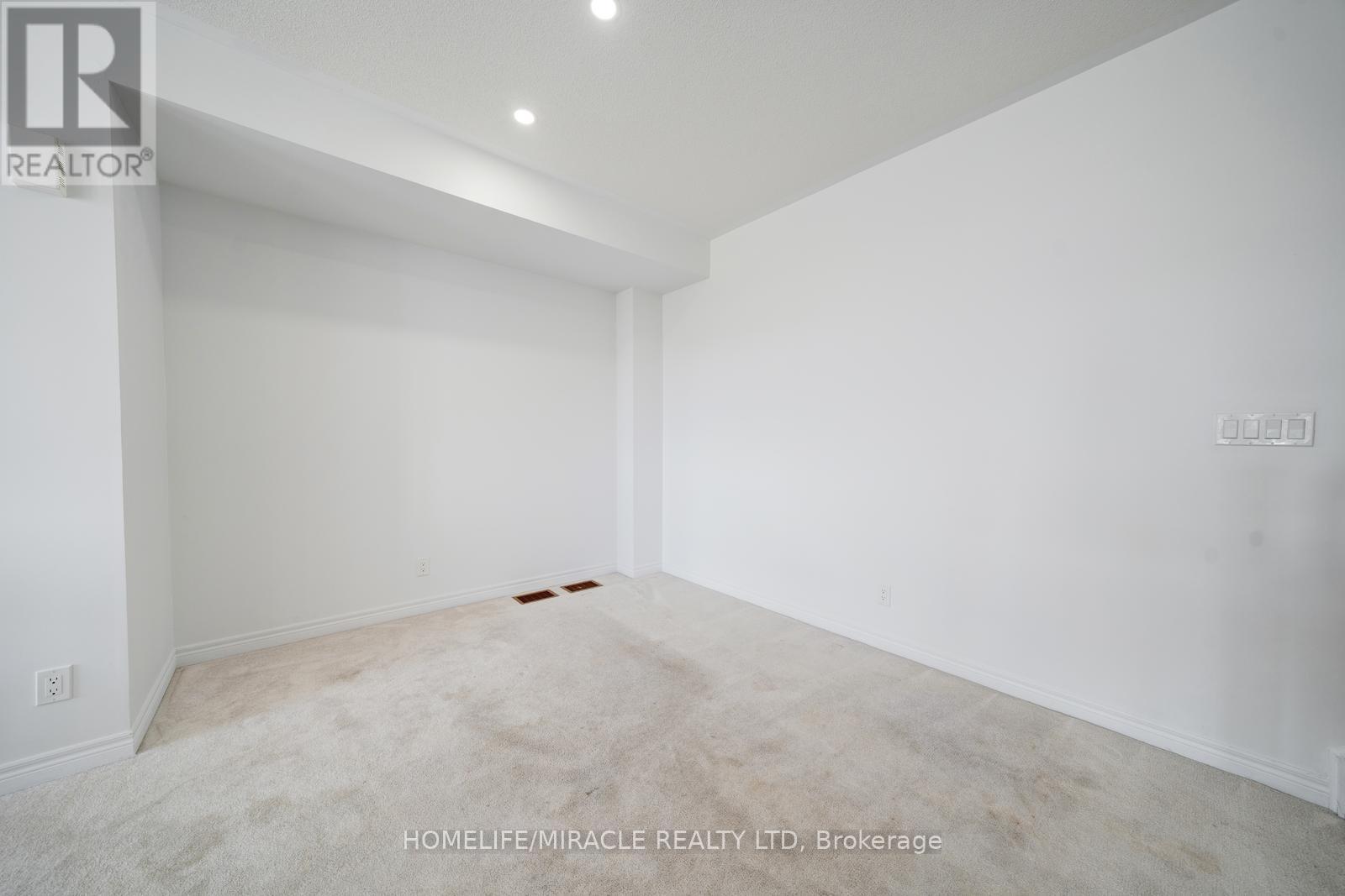 2004 Cameron Lott Crescent, Oshawa, Ontario  L1L 0S1 - Photo 8 - E13455280