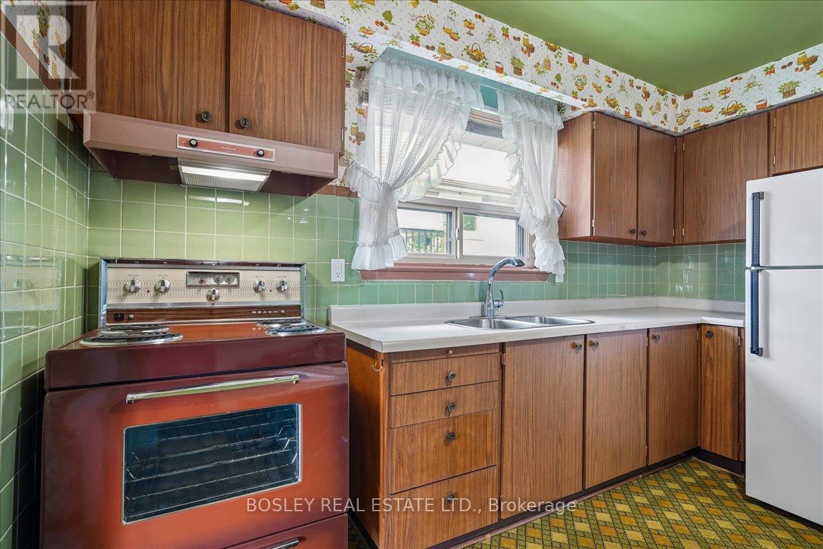 809 Hillcrest Road, Pickering, Ontario  L1W 2P5 - Photo 12 - E13455292