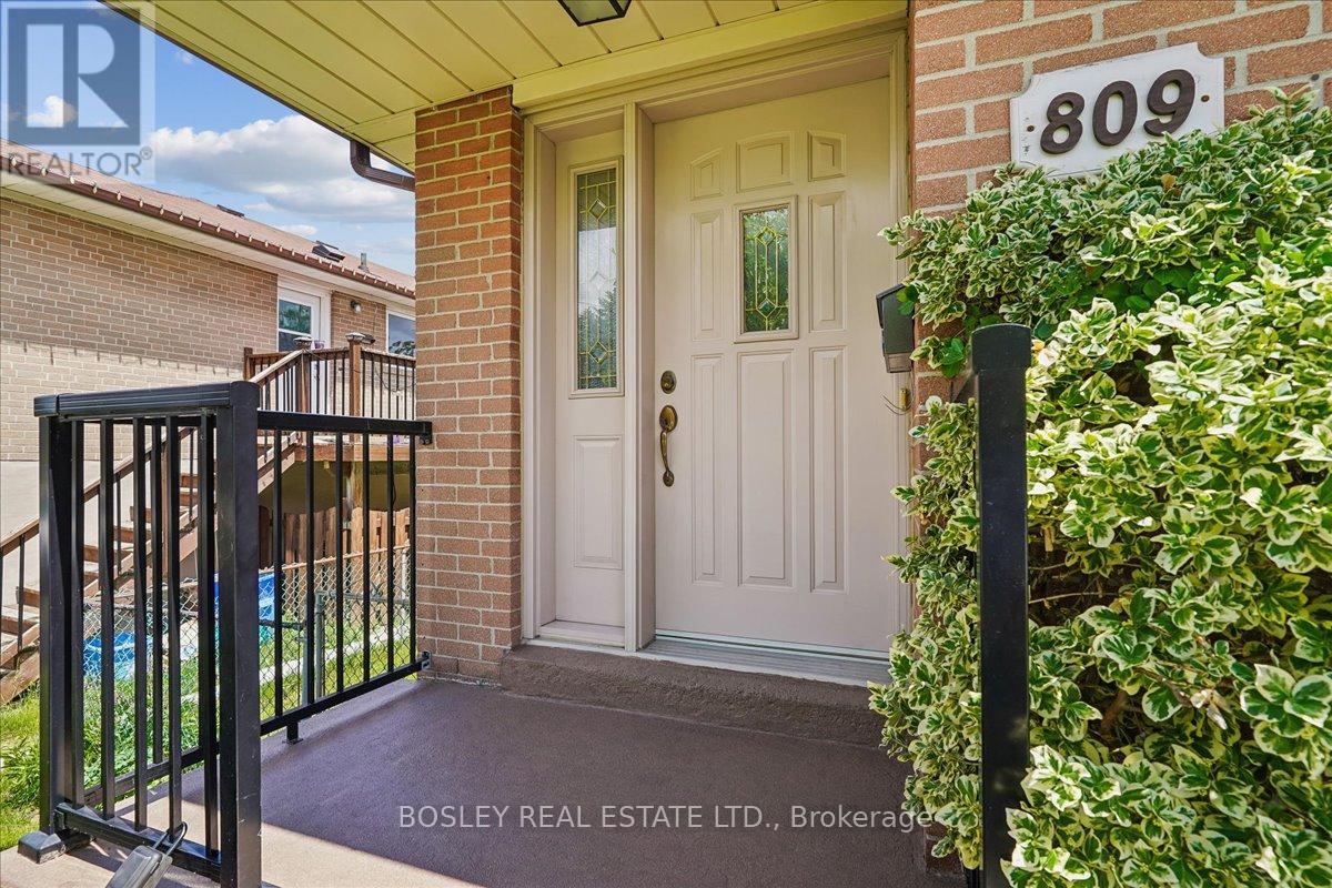 809 Hillcrest Road, Pickering, Ontario  L1W 2P5 - Photo 3 - E13455292