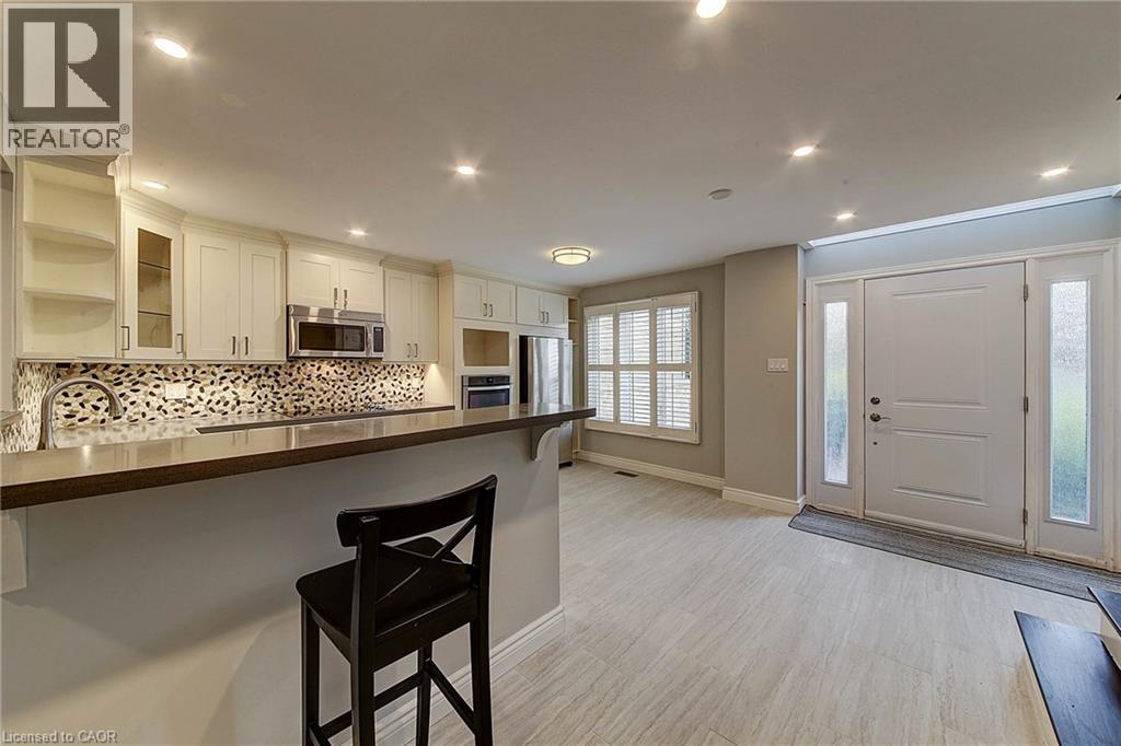 2353 Marine Drive Unit# 3, Oakville, Ontario  L6L 1C5 - Photo 4 - 40840510