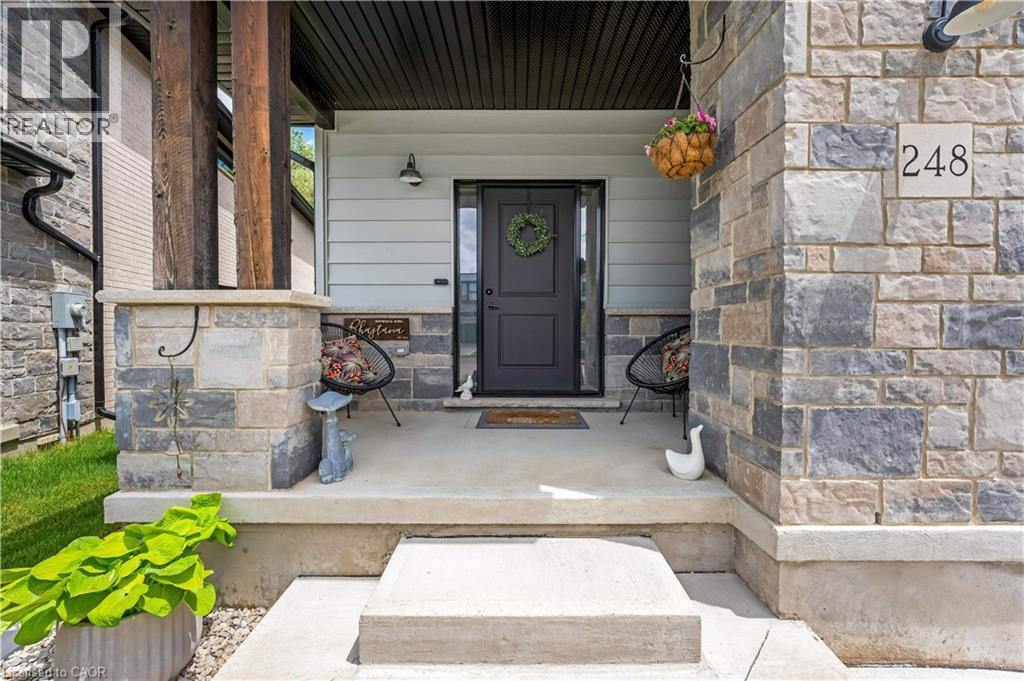 248 Otterbein Road, Kitchener, Ontario  N2B 0A8 - Photo 3 - 40837747