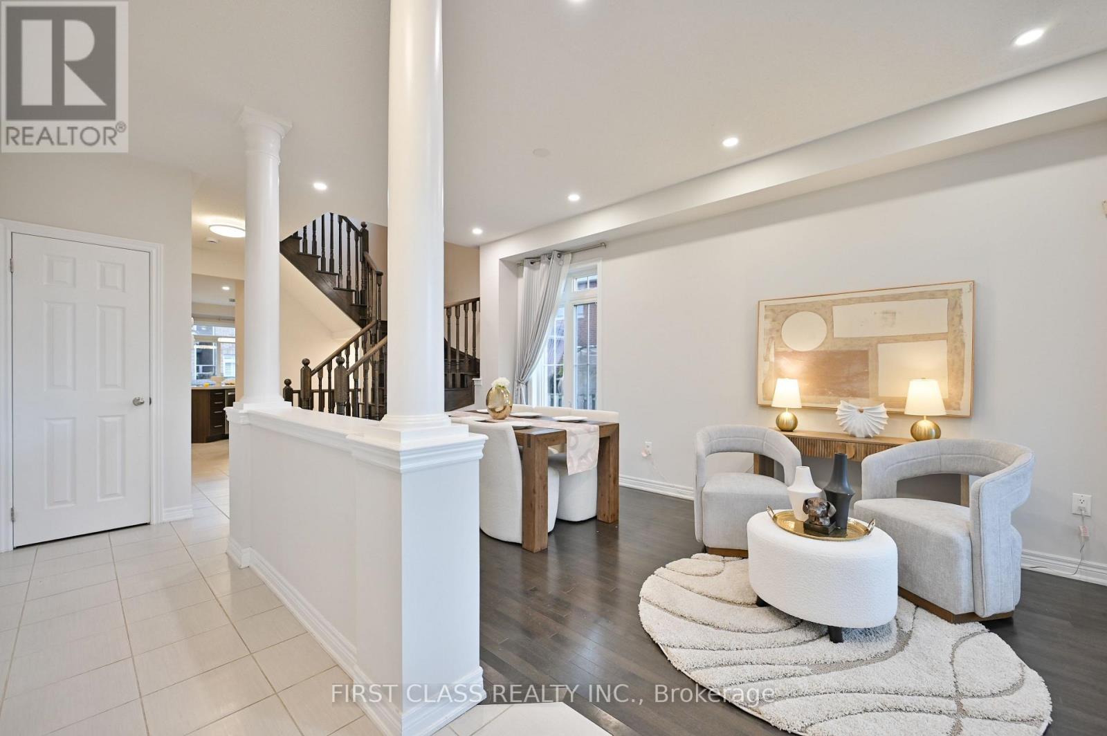 17 Chao Crescent, Richmond Hill, Ontario  L4E 0P4 - Photo 3 - N13455058