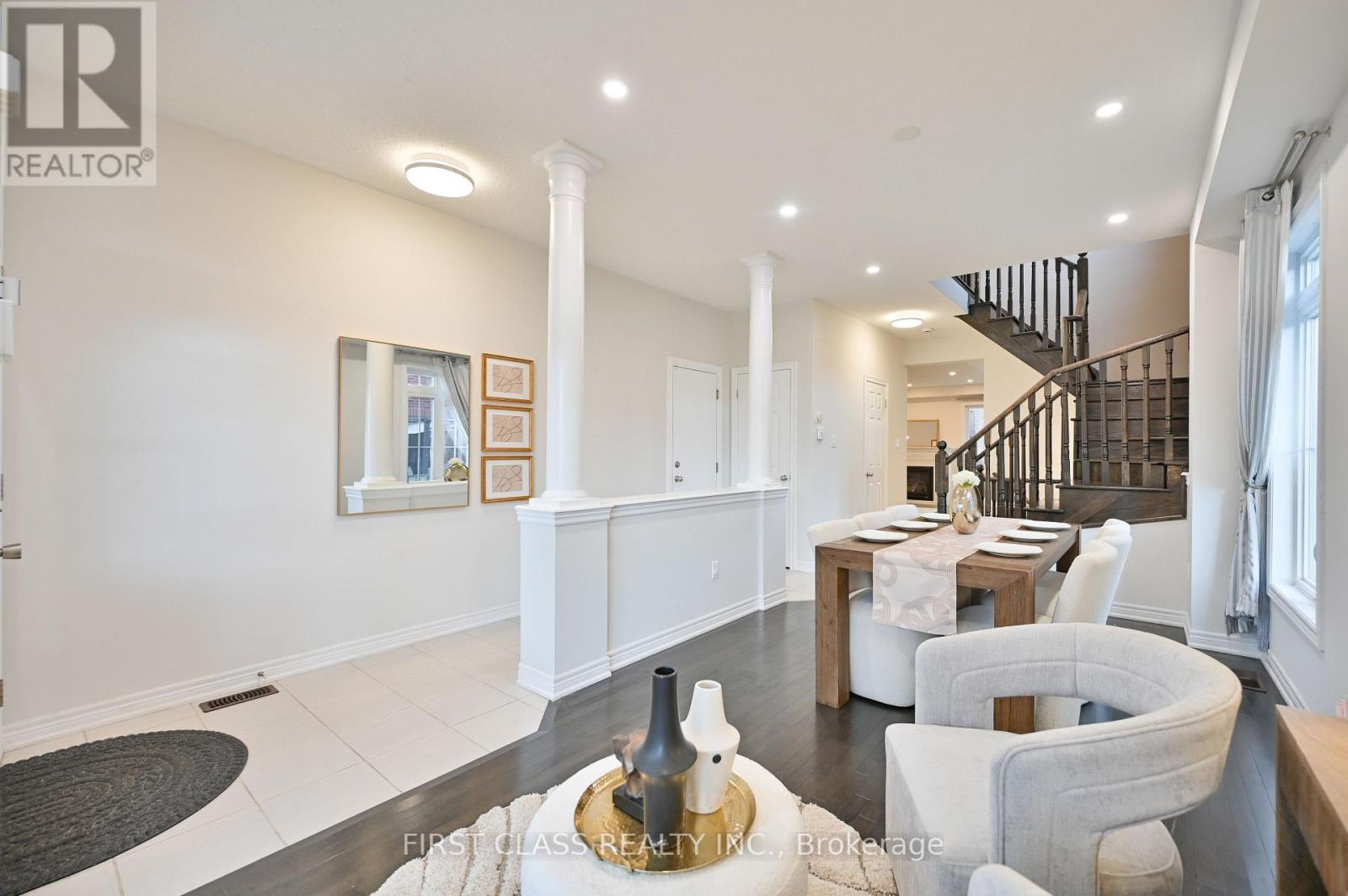17 Chao Crescent, Richmond Hill, Ontario  L4E 0P4 - Photo 5 - N13455058