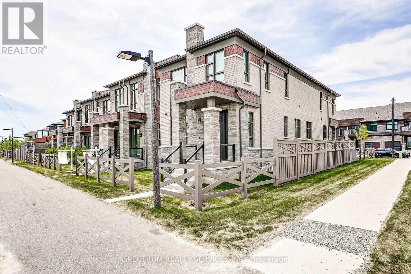 132 ADARIO CRESCENT, Vaughan, Ontario