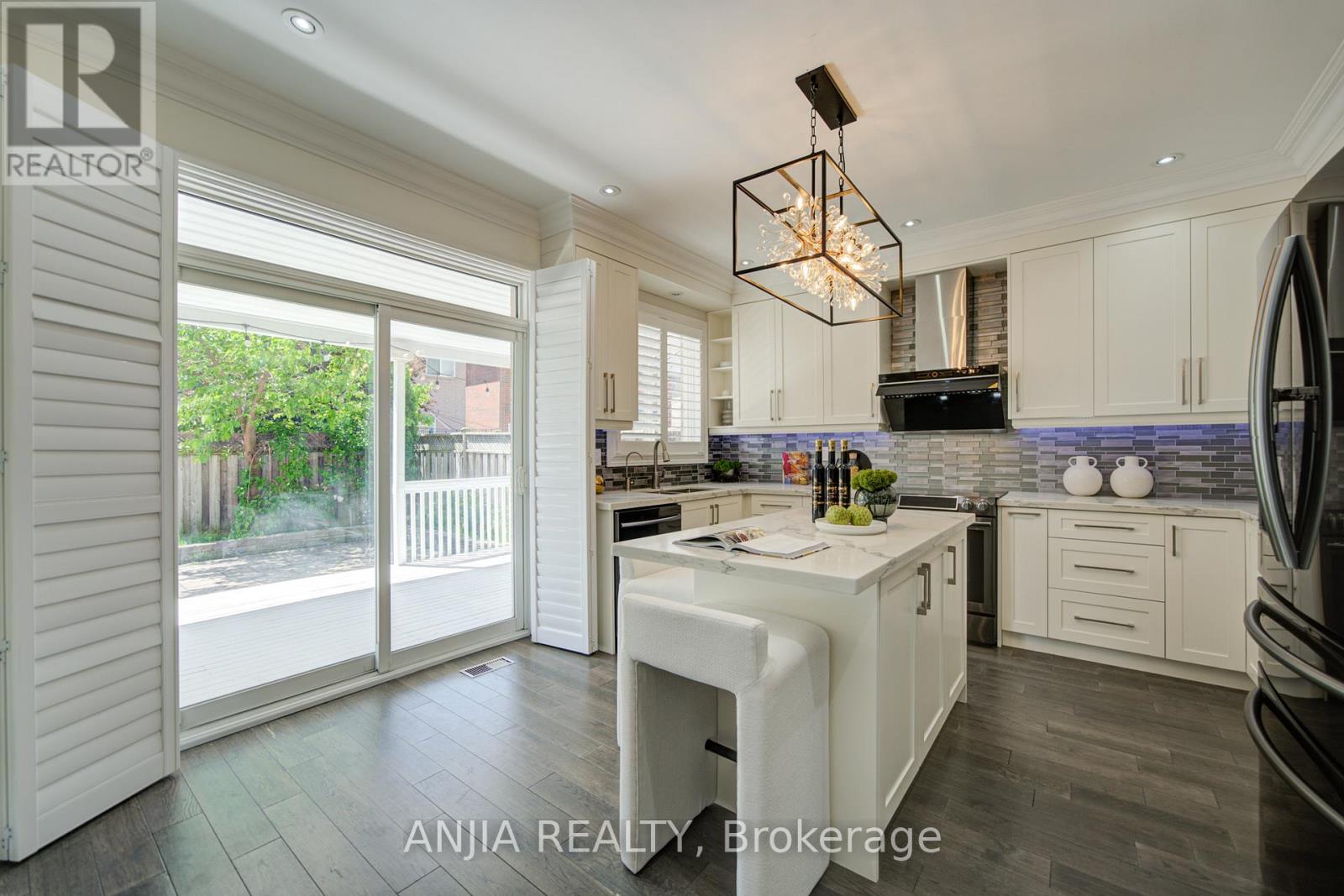 179 Edward Jeffreys Avenue, Markham, Ontario  L6E 2A4 - Photo 19 - N13455302